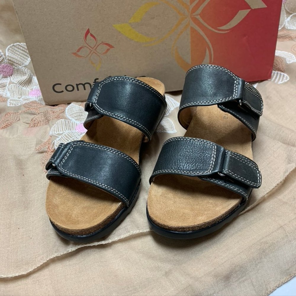 New - Comfortiva Evita Sandal in Black